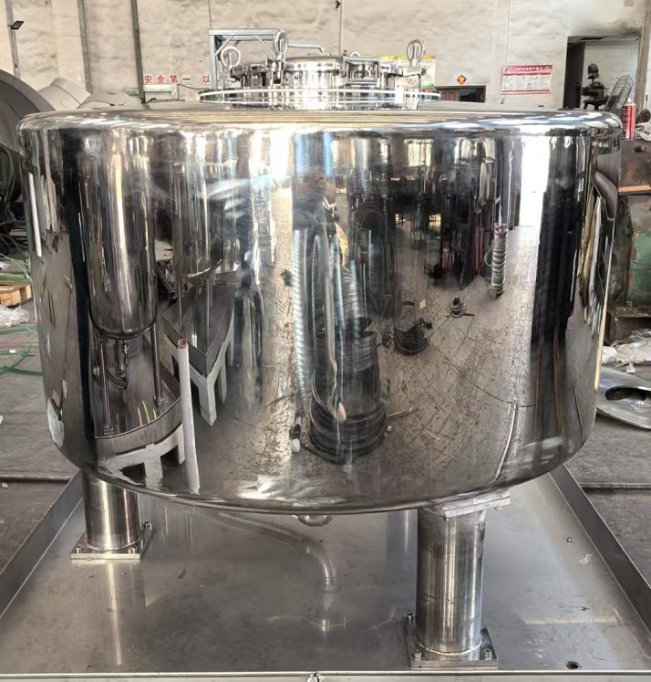 316L不銹鋼食品級(jí)儲(chǔ)罐3.jpg